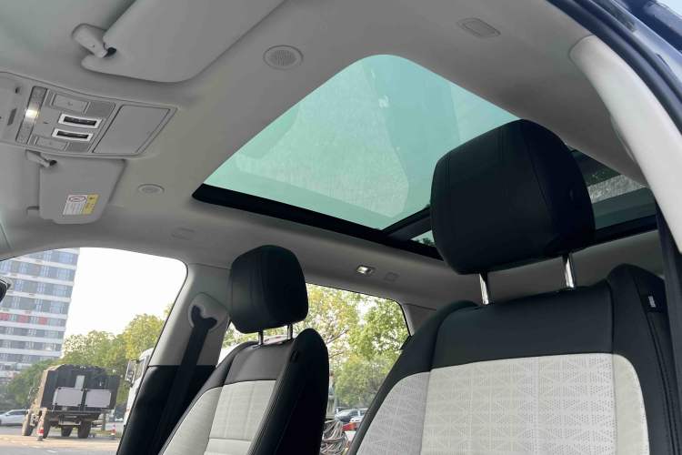 Used Land Rover Range Rover Evoque 2021 Range Rover Velar L 249PS R-Dynamic First Edition