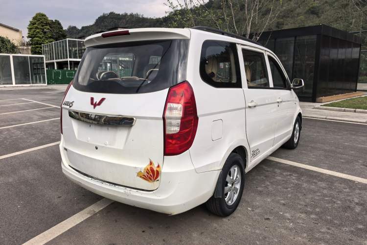 Used Wuling Hongguang 2014 1.5L S Standard Version Exterior 9