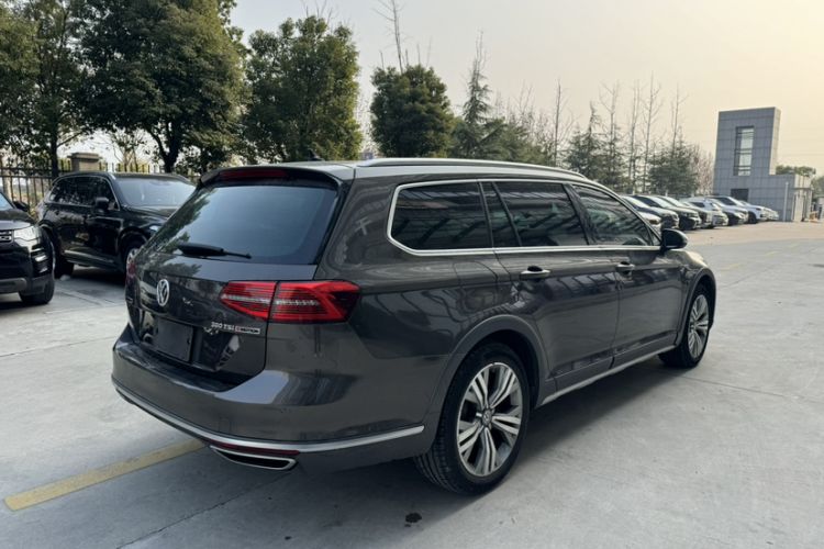 Used Volkswagen Variant 2017 380TSI Four-Wheel Drive Longitudinal Version
