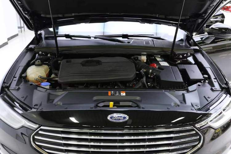 Used Ford Taurus 2019 EcoBoost 245 Premium Edition Interior 6