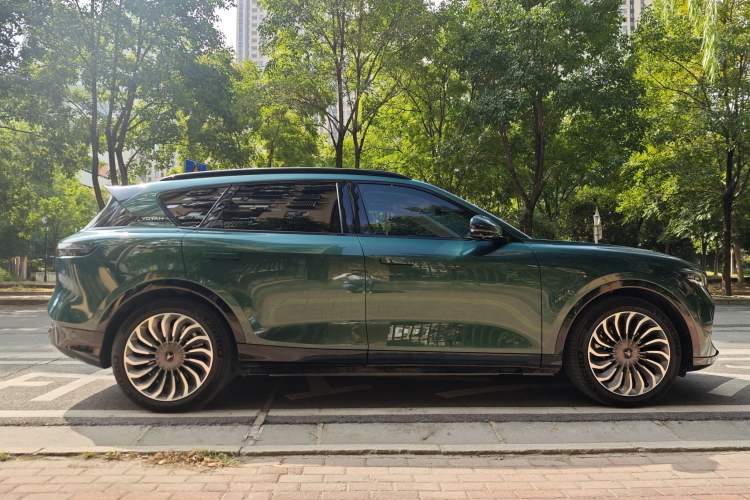 Used VOYAH FREE 2021 Four-Wheel Drive Standard All-Electric Exclusive Luxury Package
