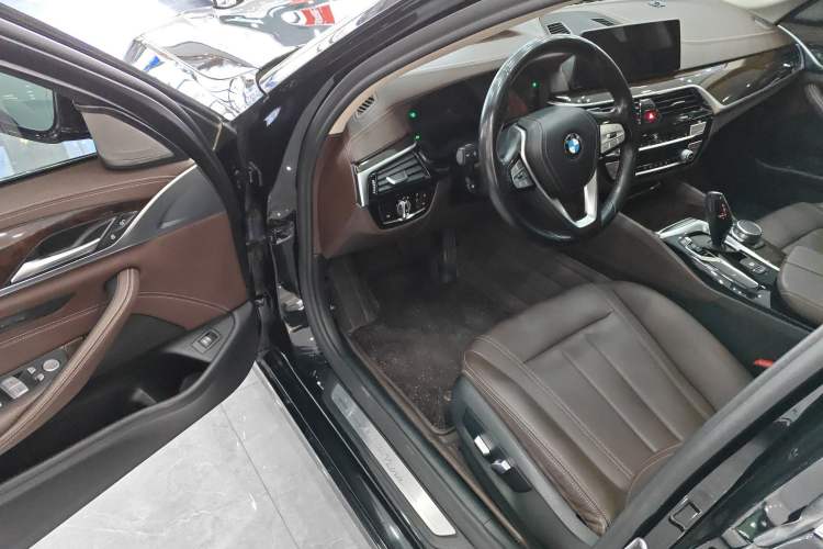 Used BMW 5 Series 2019 Facelifted 525Li Luxury Package