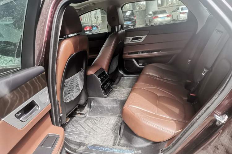 Used Jaguar XFL 2020 XFL 2.0T P250 Four-Wheel Drive Luxury Edition Interior 3