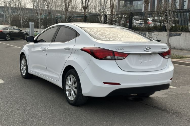 Used Hyundai Elantra (5th Generation / Langdong) 2016 1.6L Automatic Smart Version