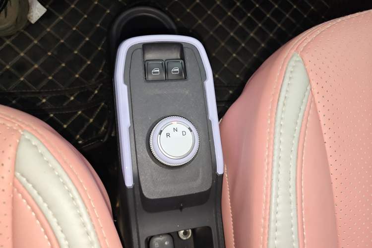 Used Chery New Energy QQ Ice Cream 2022 170km Sundae Phosphate Lithium-Ion