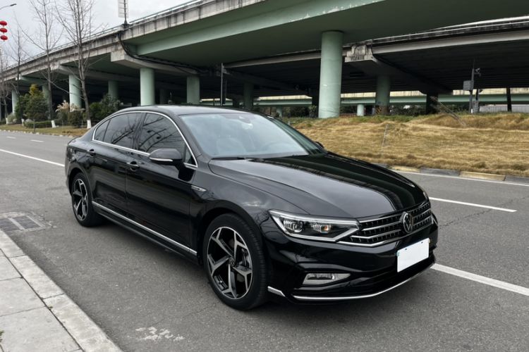 Used Volkswagen Magotan 2023 2 Million Units Commemorative Edition 330TSI DSG Luxury Version
