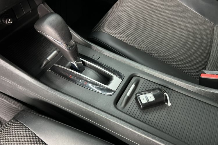 Used Honda Jade 2017 1.8L automatic Comfort version 5 seats Gear Lever