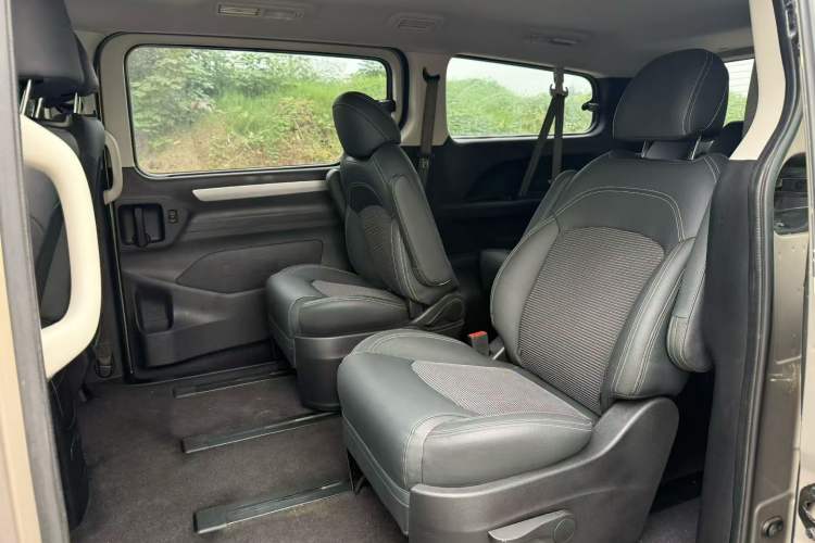 Used SAIC MAXUS G10 2016 2.4L Manual Elite Edition