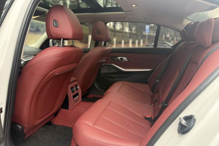 Used BMW i3 2022 eDrive 35 L Interior 3