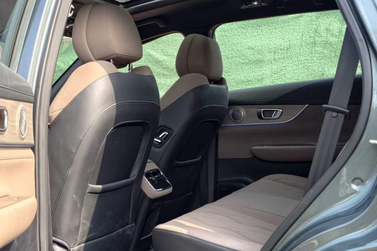 Used Chery Fengyun T8 2025 1.5T 130km Deluxe Version 5 Seats