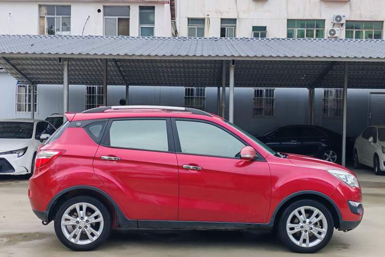Used CHANGAN CS35 2012 1.6L Automatic Luxury Version China IV Standard
