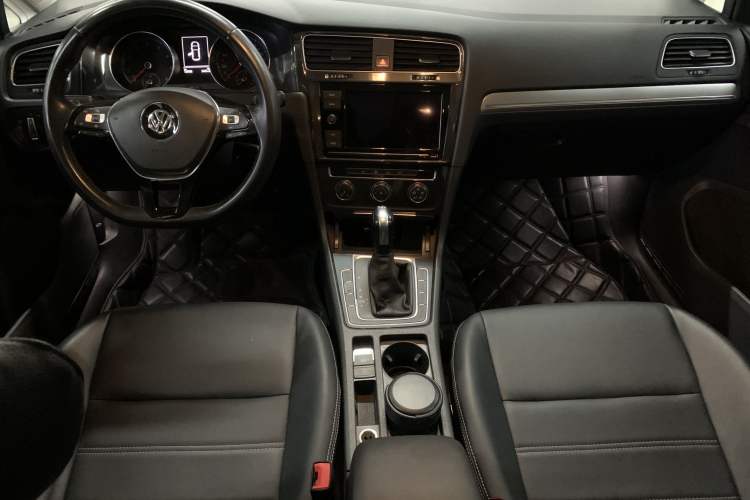 Used Volkswagen Golf 2019 200TSI DSG Comfort & Ambition Edition China VI Standard