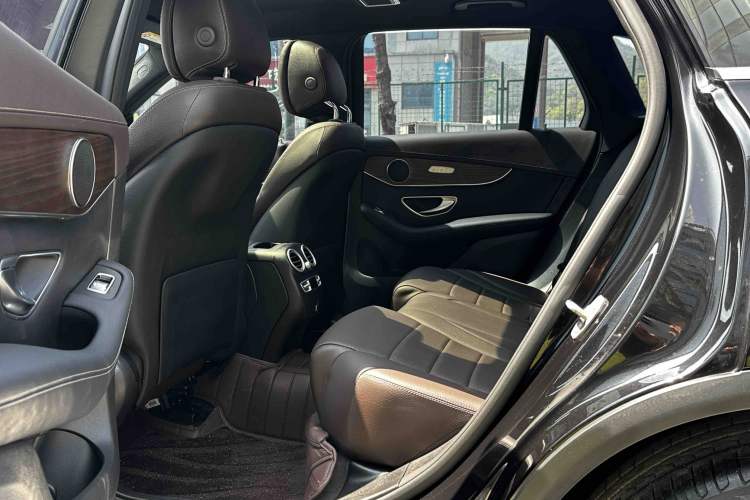 Used Mercedes-Benz GLC 2022 Facelift GLC 260 L 4MATIC Luxury Edition Interior 2