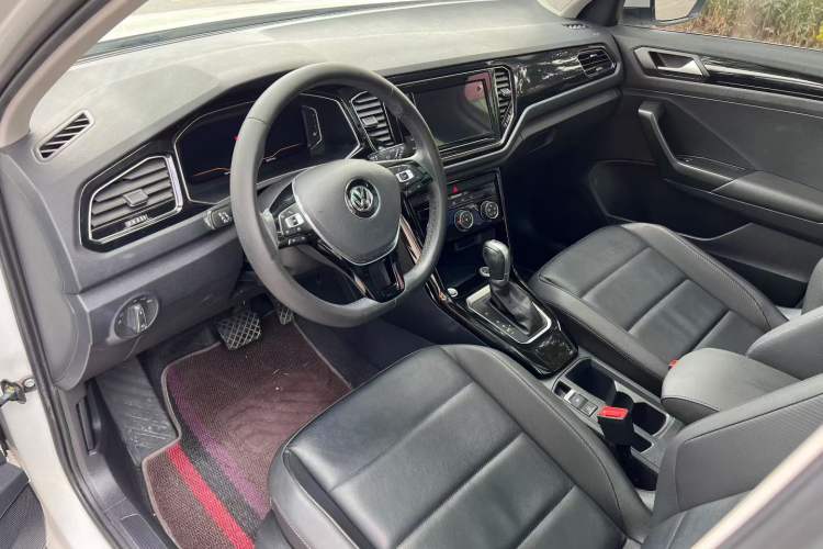 Used Volkswagen T-ROC 2019 280TSI DSG Two-Wheel Drive R-Line Pro
