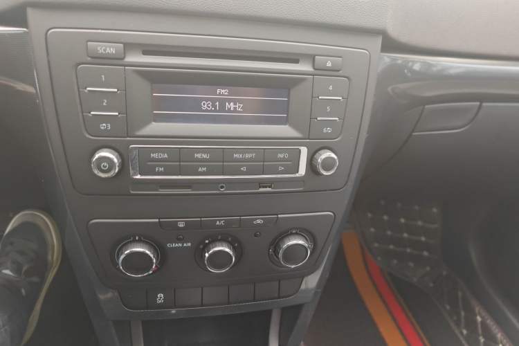 Used Skoda Yeti 2016 1.4TSI DSG Advanced Edition Audio And AC Panel