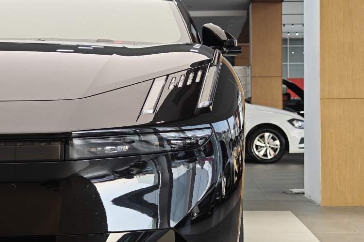 Used Lynk & Co Lynk & Co 10 EM-P 2025 Model 240 Four-Wheel Drive Ultra