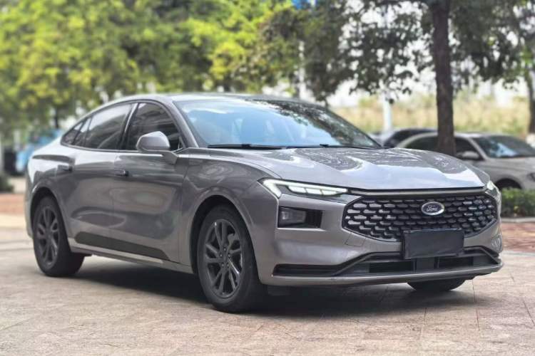 Used Ford Mondeo 2025 2.0T EcoBoost Luxury Version
