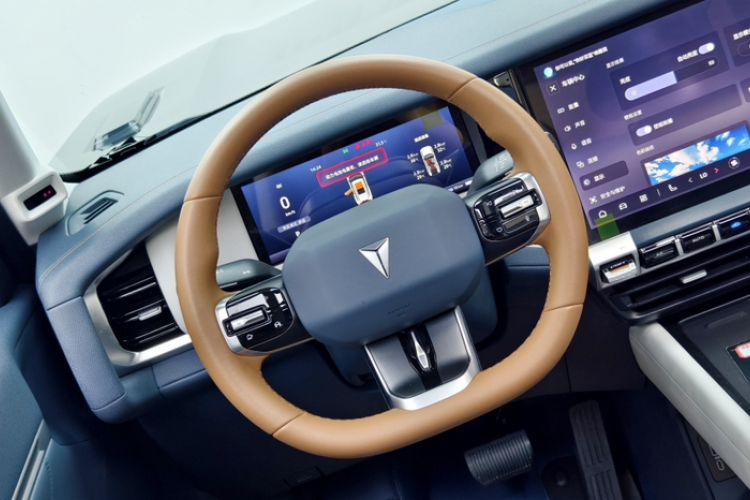 Used Deepal G318 2024 Four-Wheel-Drive Air Suspension Model Steering Wheel