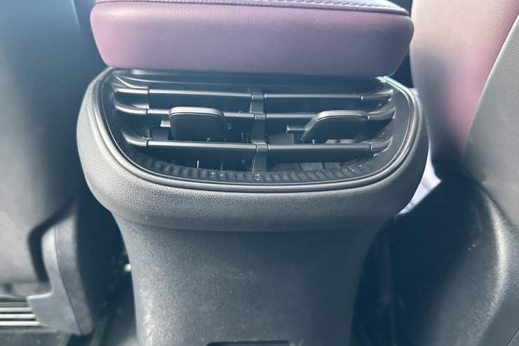 Used Nio ET5 2024 75 kWh Interior 7