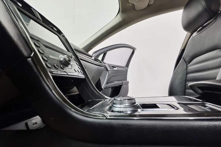 Used Ford Mondeo 2017 Facelifted EcoBoost 180 Fashion Edition Interior 6