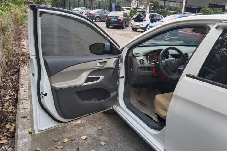 Used Chevrolet Sail 2015 Sail 3 1.5L Manual with Ideal Sunroof Edition