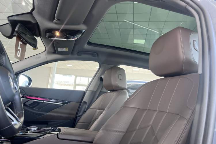 Used BMW i5 2024 eDrive 35L M Sport Package Headliner