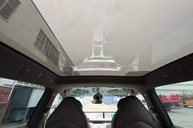 Used IM LS7 2023 77 kWh Urban Fit Rear-Wheel Drive Headliner