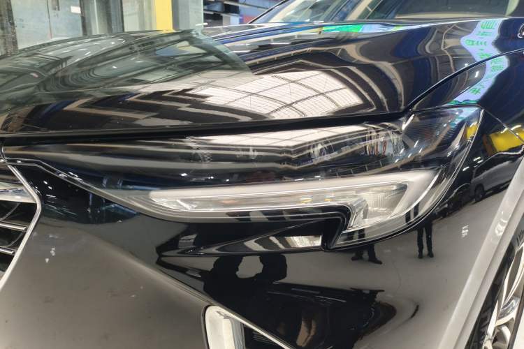 Used Buick Envision 2022 Encore S 552T Two-Wheel-Drive Luxury Model
