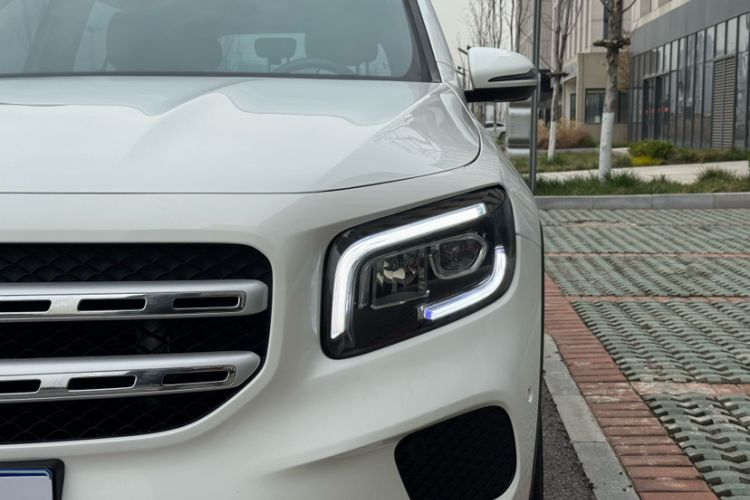 Used Mercedes-Benz GLB 2020 Updated GLB 200 Dynamic Edition Exterior 9