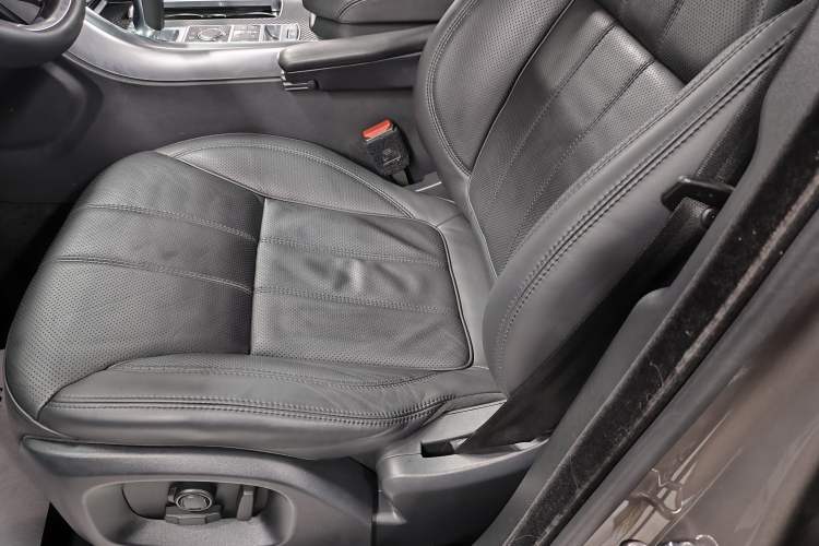 Used Land Rover Range Sport 2016 3.0 SC V6 HSE Interior 6