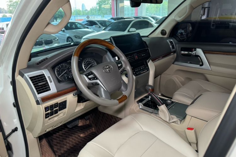 Used Toyota Land Cruiser 