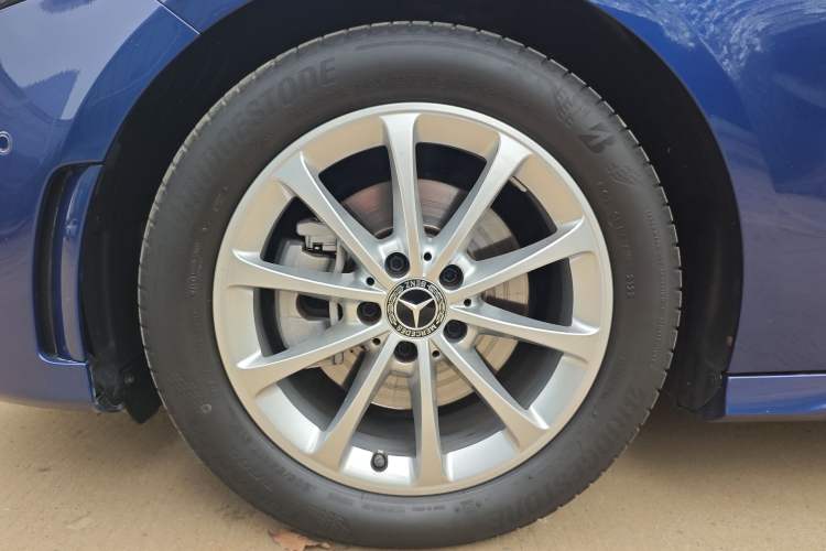 Used Mercedes-Benz A-Class 2022 Restyled A 200 L Sport Sedan Fashion Version Exterior 10