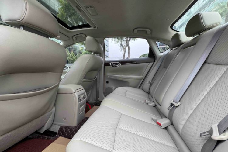 Used Nissan Sylphy 2012 1.8XL CVT Luxury Edition Interior 7