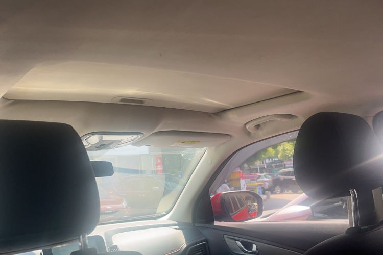 Used Changan CS55 2017 1.5T Manual Colorful Edition
