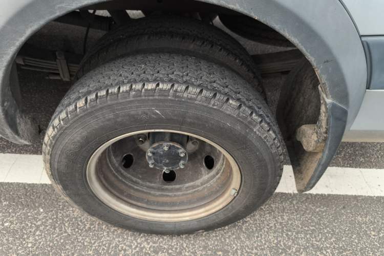 Used Foton Toano 2017 2.5T Rear Dual-Tire Commercial Version Long Wheelbase 4J25TC3