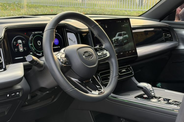 Used GAC Trumpchi GS8 2022 Double-Energy Series 2.0TM Two-Wheel Drive Prestige Edition (6 Seats)
