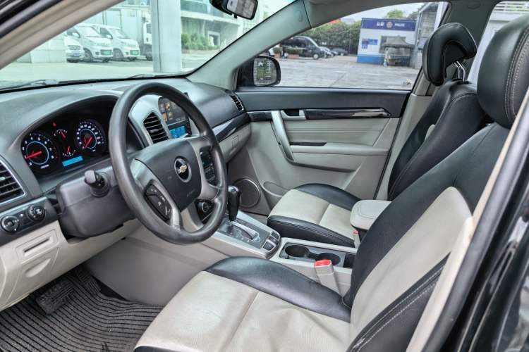 Used Chevrolet Captiva 2014 2.4L 4x4 Luxury Edition 5 Seats Left Front Seat