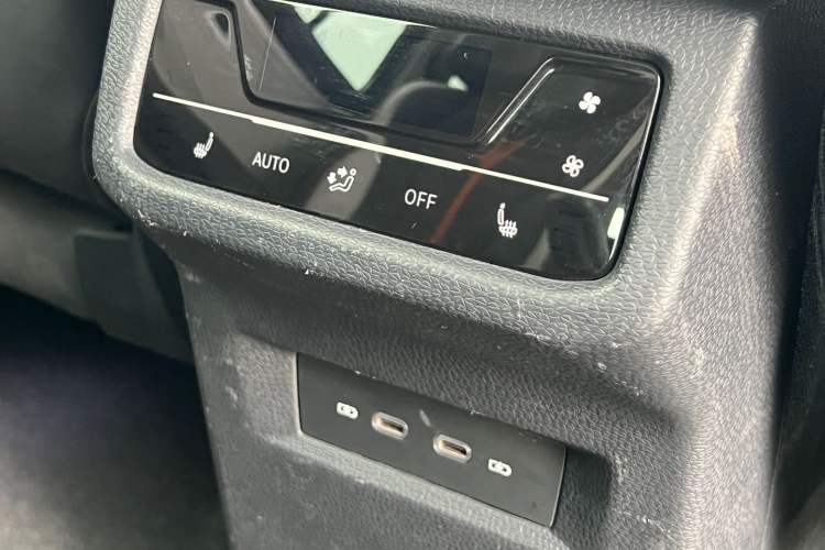 Used Volkswagen ID.6 CROZZ 2022 Long-Range Lite PRO Edition