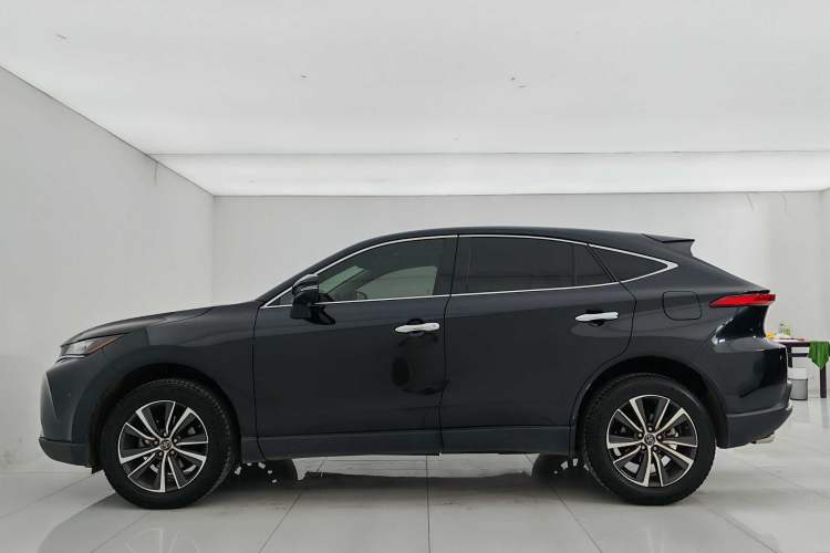 Used Toyota Harrier 2022 2.0L CVT Two-Wheel Drive Entry Version
