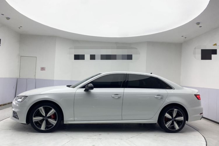 Used Audi A4L 2018 30th Anniversary Edition 40 TFSI Fashion Model
