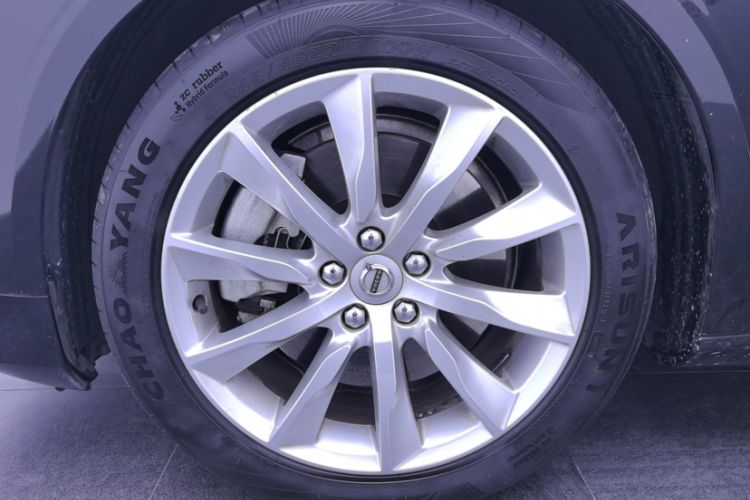 Used Volvo S90 New Energy 2020 T8 e-Drive Hybrid – Zhiyi Luxury Edition Exterior 6