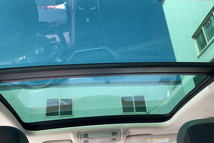 Used Volkswagen T-ROC 2019 280TSI DSG Two-Wheel Drive Advanced Version China VI Standard Headliner