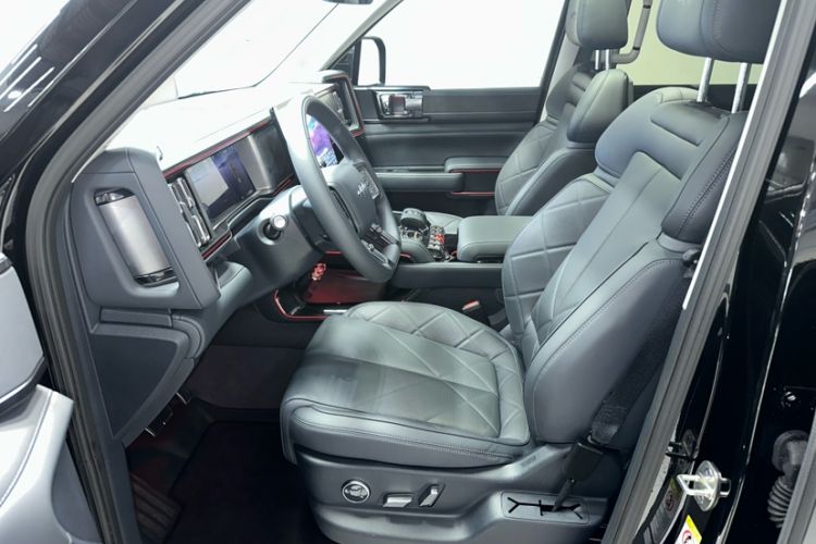 Used Formula Leopard Leopard 5 2023 Explore Edition
