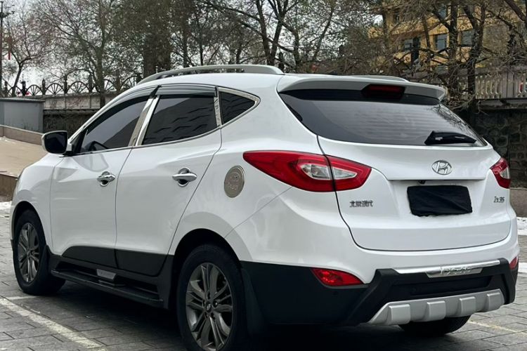 Used Hyundai ix35 2015 2.0L Automatic Two-Wheel Drive Leading Trim China V Standard
