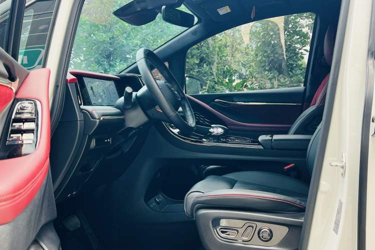 Used GAC Trumpchi M8 2023 Zongshi Series Dual-Motor Supreme Edition