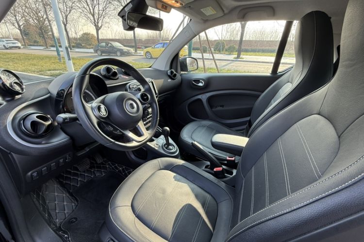 Used smart fortwo 2016 0.9T 66kW Hardtop Pioneer Edition
