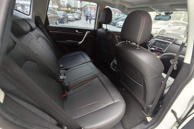 Used Haval M6 2019 1.5T DCT Two-Wheel Drive Elite Version China V Standard