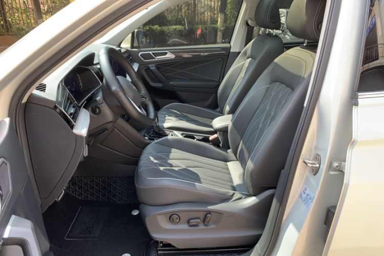 Used Volkswagen Tiguan L 2022 330TSI Automatic Two-Wheel Drive R-Line Enhanced Edition
