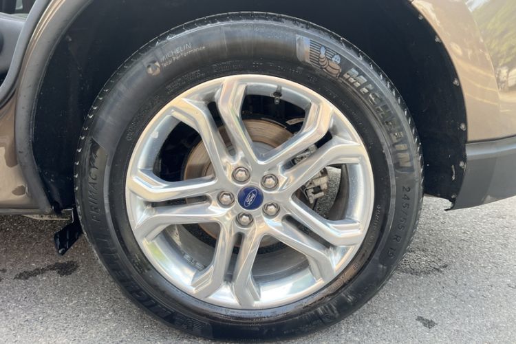 Used Ford Edge 2015 2.0T GTDi Two-Wheel-Drive High-Line Version