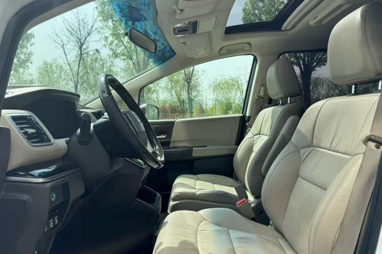 Used Honda Odyssey 2015 2.4L Smart Edition Interior 1